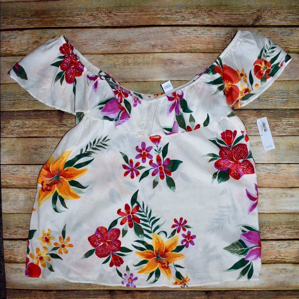 NWT Old Navy off the shoulder blouse.